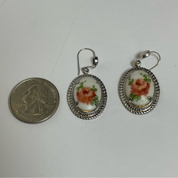 Cottagecore Rose Cameo-Style Silver Tone Earrings - Picture 4 of 6